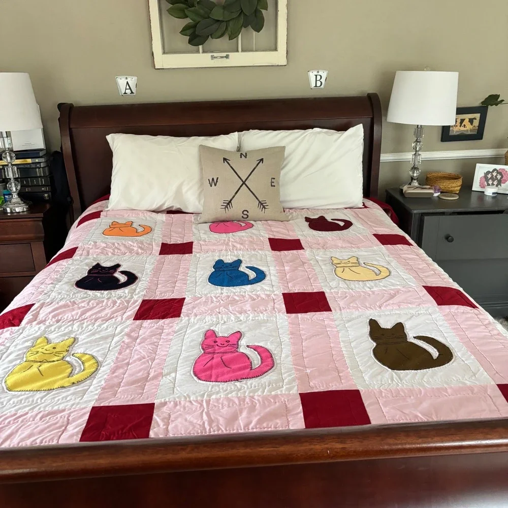 VTG Handmade Cat Lady Quilt Cozy Queen/King Pink Burgundy Novelty Kitsch Cottage